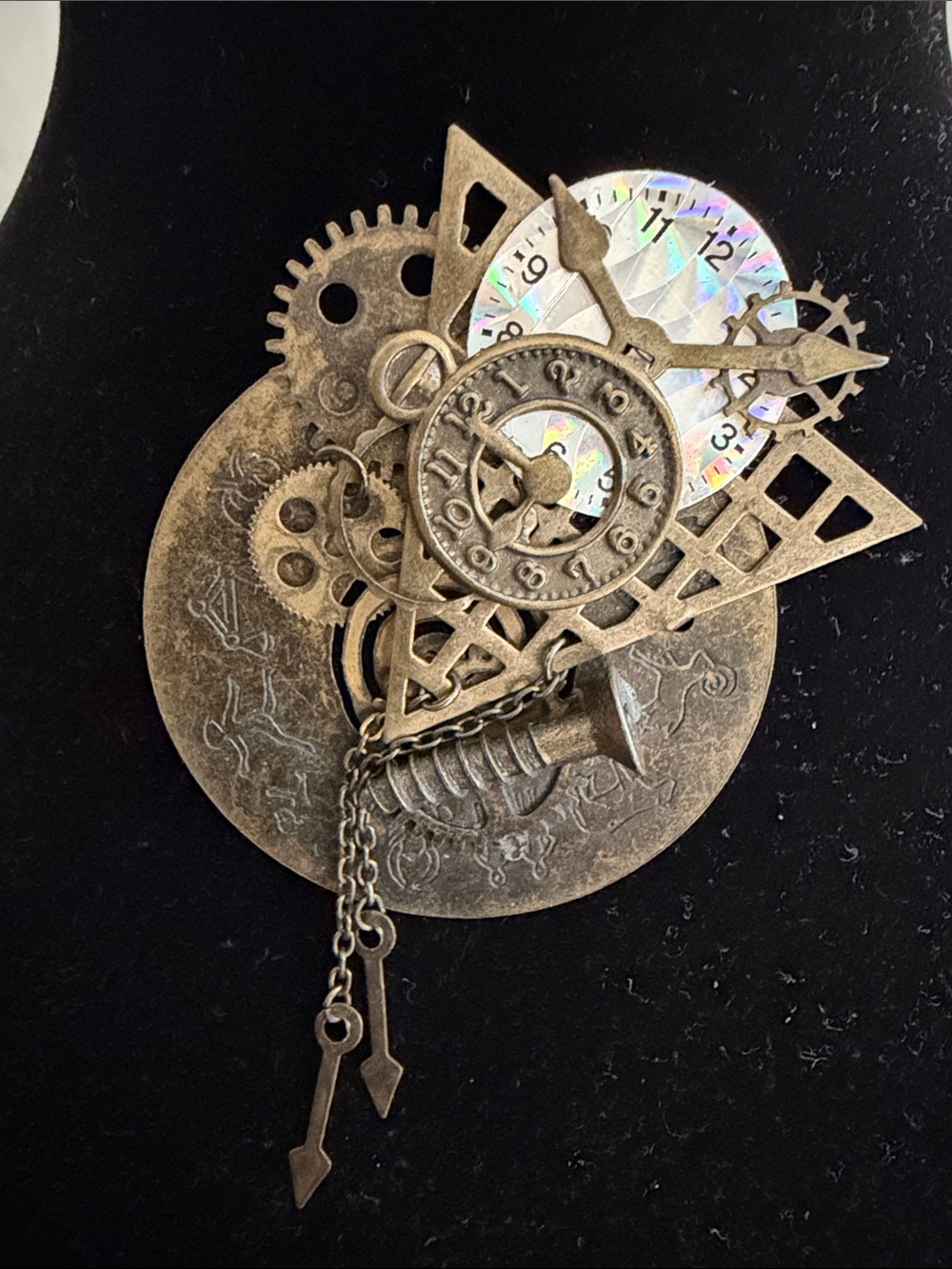 Vintage-Inspired Steampunk Gear Brooch - Bronze